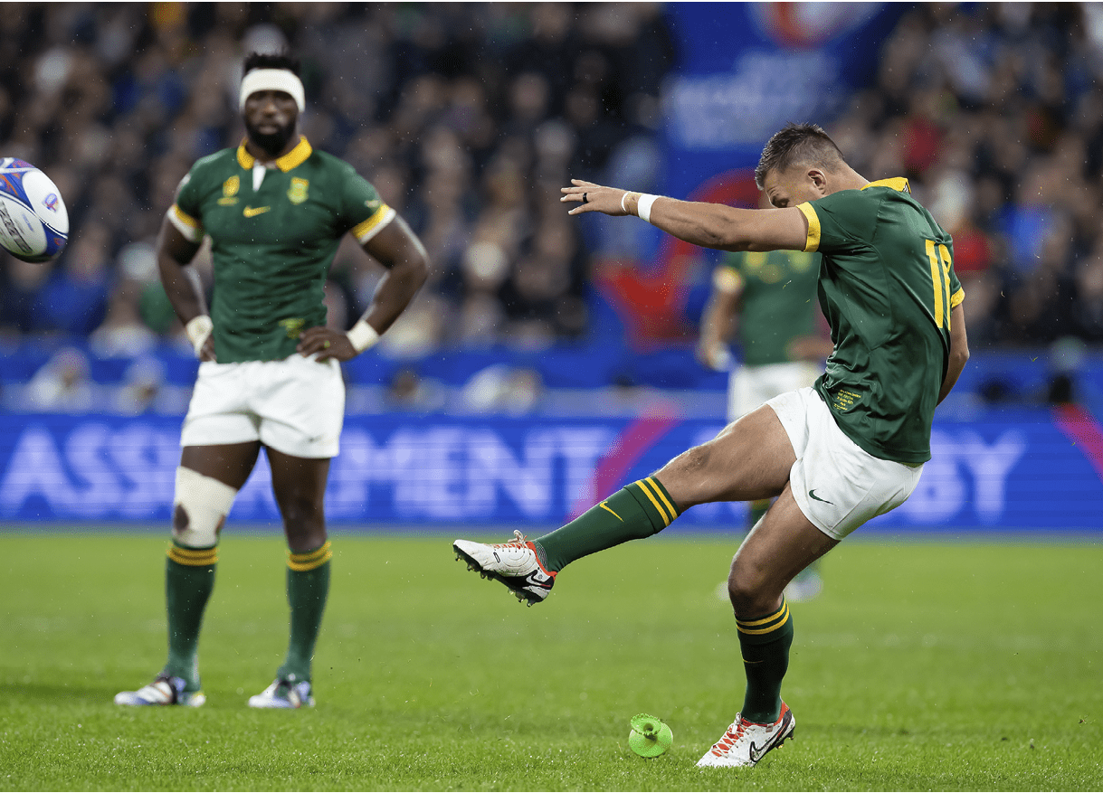 PARIS, FRANCE - OCTOBER 28: Handre Pollard of South Africa kicks the ball during the Rugby World Cup France 2023 match between New Zealand and South Africa at Stade de France on October 28, 2023 in Paris, France. (Photo by Gaspafotos/MB Media/Getty Images)