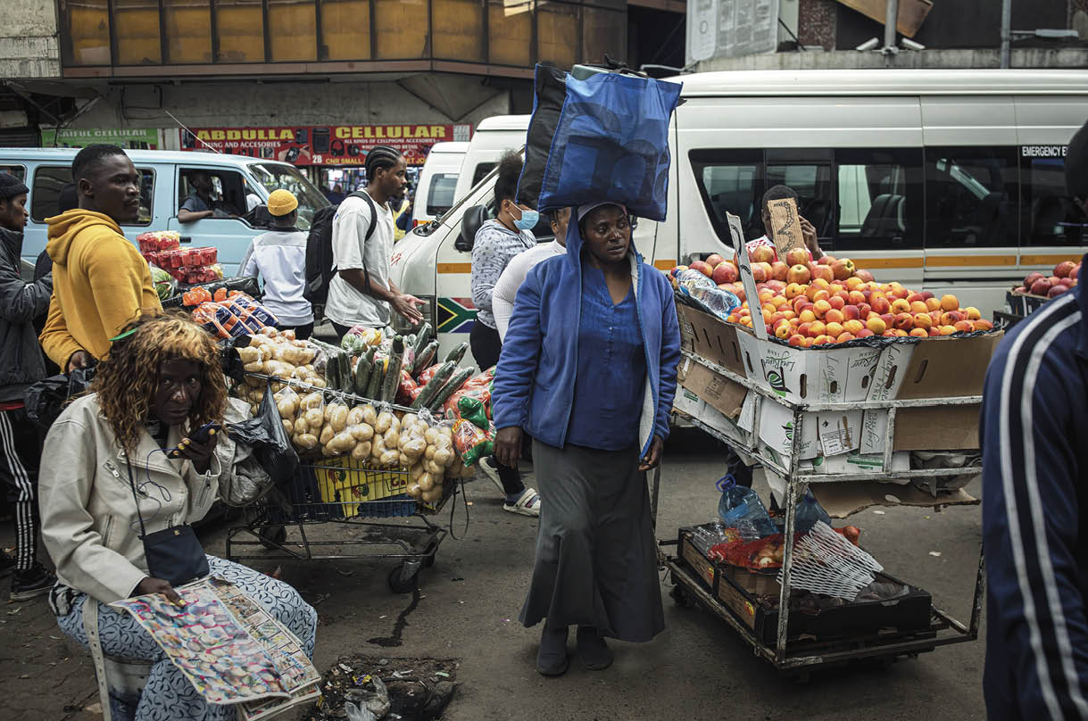 JOHANNESBURG, SOUTH AFRICA - NOVEMBER 12: Traders sell their goods in a busy market area on November 12, 2025 in central Johannesburg, South Africa. Johannesburg, historically known as the City of Gold, is facing challenges including aging infrastructure and administrative inefficiencies. The city center has a significant population of African migrants, some of whom are undocumented. Despite these complexities, Johannesburg is preparing to host the G20 Leaders&rsquo; Summit on 22&ndash;23 November 2025, which will bring together heads of state and government from around the world. (Photo by Per-Anders Pettersson/Getty Images)