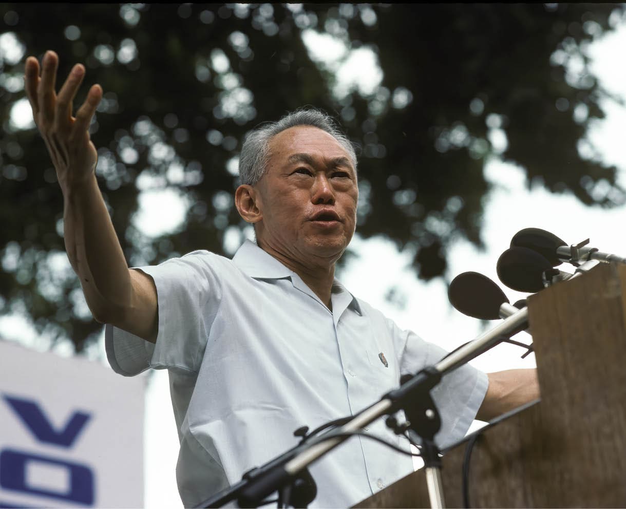 Prime Minister of Singapore Lee Kuan Yew addresses supporters during a political rally in Fullerton Square, Singapore, 18th December 1984. (Photo by Alex Bowie/Getty Images)