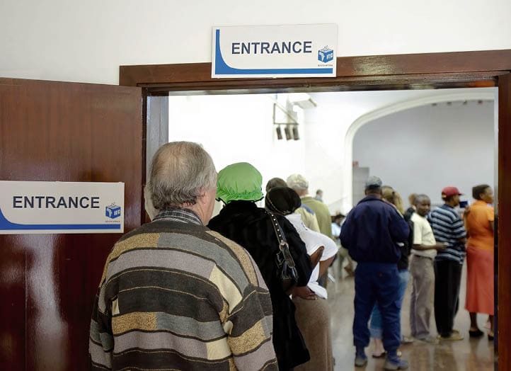 LIMPOPO, SOUTH AFRICA - APRIL 22: (BRAZIL OUT, UAE OUT & SOUTH AFRICA OUT) Residents of Modimole waiting  to cast their vote in the national elections on April 22, 2009 in Limpopo, South Africa. The ruling African National Congress was favored to win the majority of seats in the national assembly during Wednesday's vote, although rival parties are expected to make their best showing since the ANC took power in 1994.   (Photo by Foto24/Gallo Images/Getty Images)