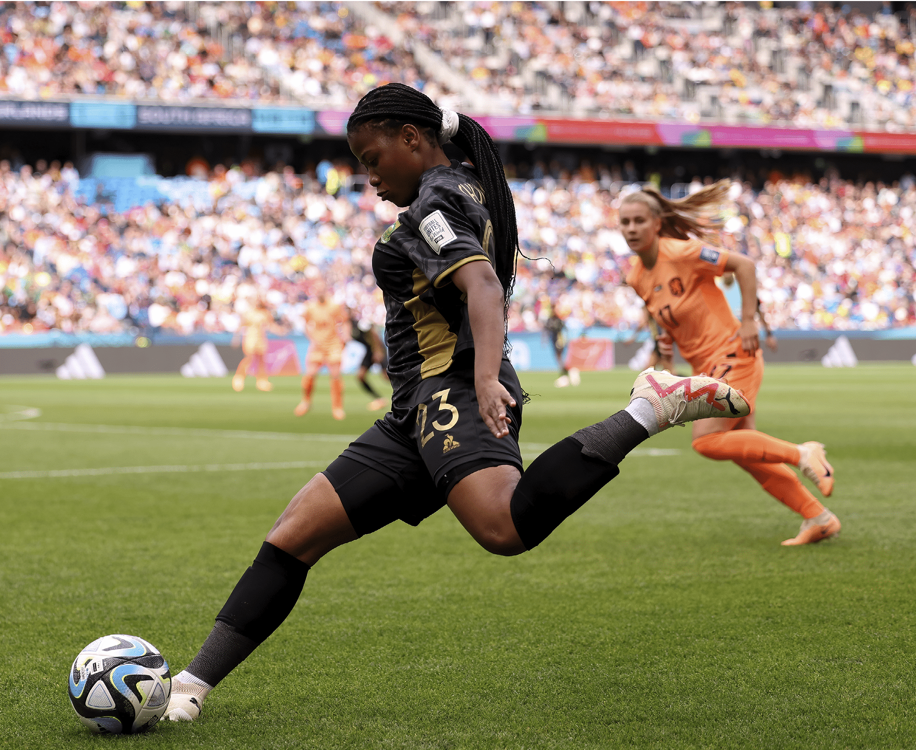 SYDNEY, AUSTRALIA - AUGUST 06: Wendy Shongwe of South Africa crosses the ball during the FIFA Women's World Cup Australia & New Zealand 2023 Round of 16 match between Netherlands and Runner Up Group G at Sydney Football Stadium on August 06, 2023 in Sydney, Australia  (Photo by Maddie Meyer - FIFA FIFA via Getty Images)